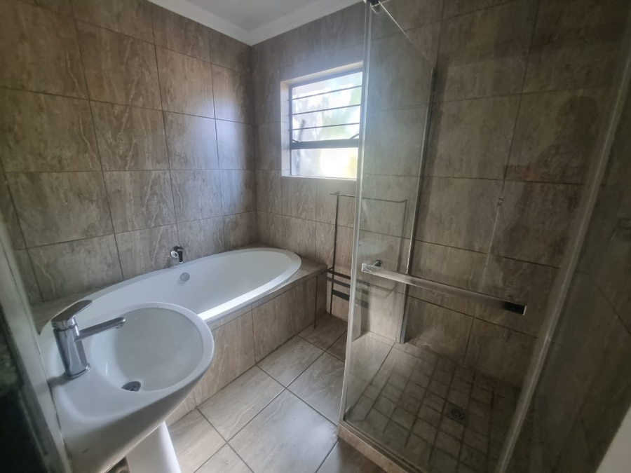 3 Bedroom Property for Sale in Waterval East North West